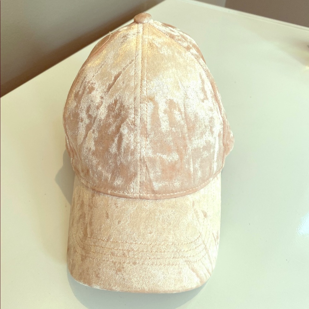 David and Young, Light pink crushed velvet 🧢